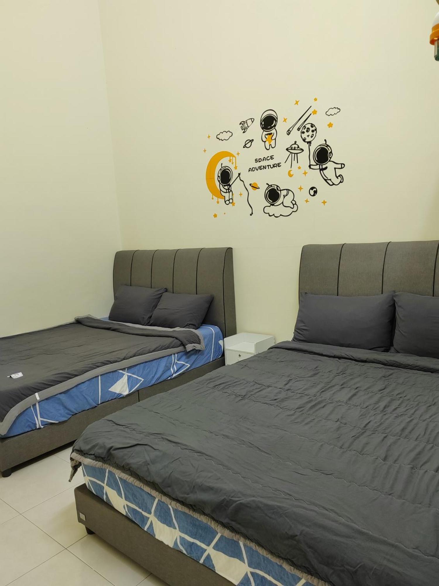 My Homestay Sitiawan - Astronaut Space House 8 Pax Εξωτερικό φωτογραφία
